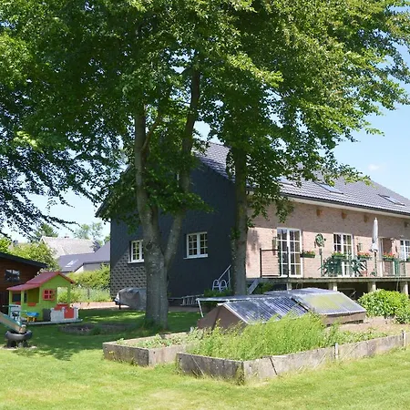 Holiday Les Chevreuils Tatil Evi Butgenbach